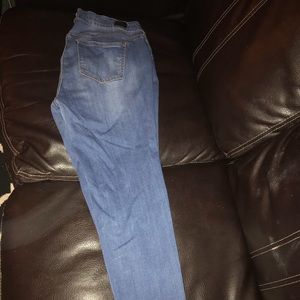 Women’s Celebrity Pink skinny jeans